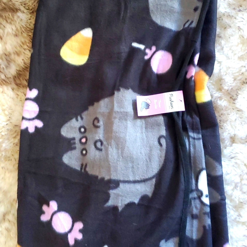 Pusheen fleece blanket